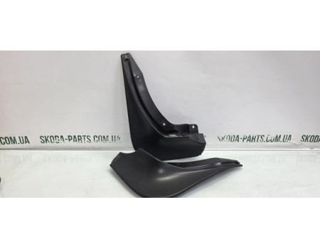 Задні бризковики Skoda Octavia A7 VAG (5E0075101)
