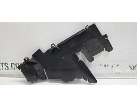 Дефлектор радіатора лівий на установочну панель Skoda Octavia A7 VAG (5E0121283)