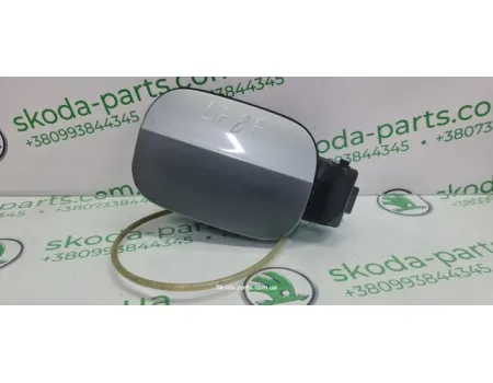 Лючок паливного бака колір LF8F Skoda Octavia A7 5E0809702 VAG (5E0809702)
