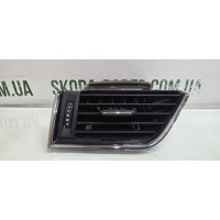 Дефлектор торпеди лівий водійський Skoda Octavia A7 VAG (5E0819701A)