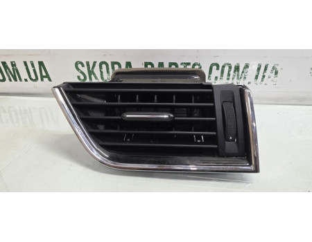 Дефлектор торпеди правий пасажирський Skoda Octavia A7 VAG (5E0819702A)