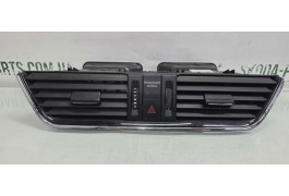 Дефлектор торпеди центральний Skoda Octavia A7 VAG (5E0820951A)