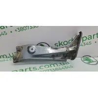 Кронштейн кріплення крила передній лівий дорестайл Skoda Octavia A7 5E0821141 VAG (5E0821141)