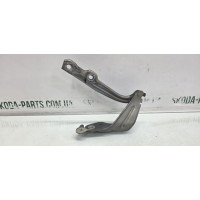 Петля Завіса капоту права Skoda Octavia A7 VAG (5E0823302)