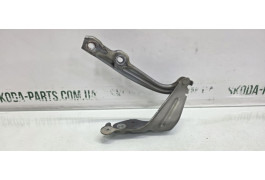 Петля Завіса капоту права Skoda Octavia A7 VAG (5E0823302)