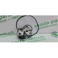 Замок капота Skoda Octavia A7 5E0823509B VAG (5E0823509B)