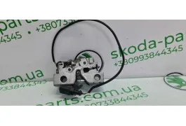Замок капота Skoda Octavia A7 5E0823509B VAG (5E0823509B)