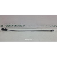 Трос відмикання капоту передній Skoda Octavia A7 5E0823531A VAG (5E0823531A)