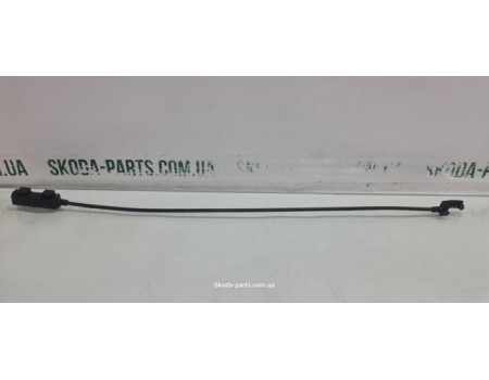 Трос відмикання капоту передній Skoda Octavia A7 5E0823531A VAG (5E0823531A)