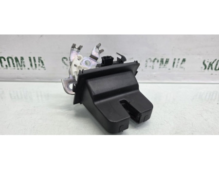 Замок кришки багажника Замок Ляди Skoda Octavia A7 універсал VAG (5E0827505)