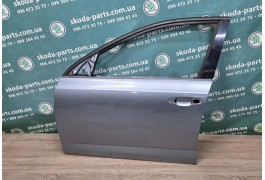 Двері передні ліві Skoda Octavia A7 код фарби LF8L VAG (5E0831051)
