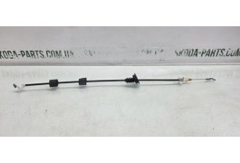 Трос відкривання двері передньої лівої Skoda Octavia A7 VAG (5E0837085)