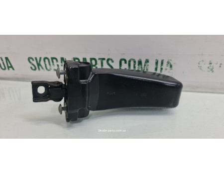 Обмежувач дверей передній Skoda Octavia A7 5E0837267A VAG (5E0837267A)
