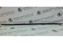 Ущільнювач скла дверей зовнішній передній лівий Skoda Octavia A7 5E0837477 VAG (5E0837477)