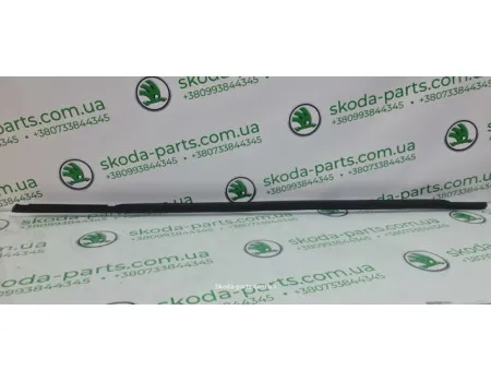 Ущільнювач скла дверей зовнішній передній правий Skoda Octavia A7 5E0837478 VAG (5E0837478)