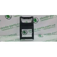 Накладка підлокітника задня Skoda Octavia A7 5E0857289 VAG (5E0857289)