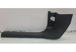 Накладка порога передня ліва Skoda Octavia A7 5E0863483 VAG (5E0863483)