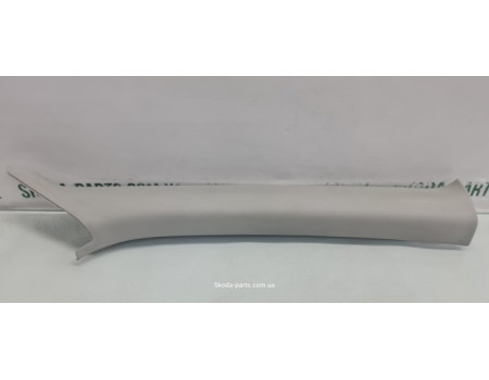 Накладка стійки передня права Skoda Octavia A7 5E0867234 VAG (5E0867234)