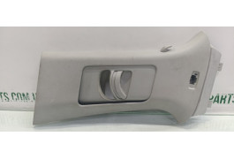 Накладка середньої стійки ліва верхня Skoda Octavia A7 VAG (5E0868315)