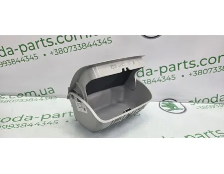 Окулярник центральний в стелю Skoda Octavia A7 5E0868837 VAG (5E0868837)