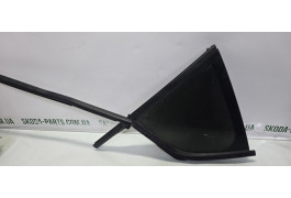 Скло дверей заднє ліве глухе Skoda Octavia A7 ліфтбек VAG (5E5845213G)