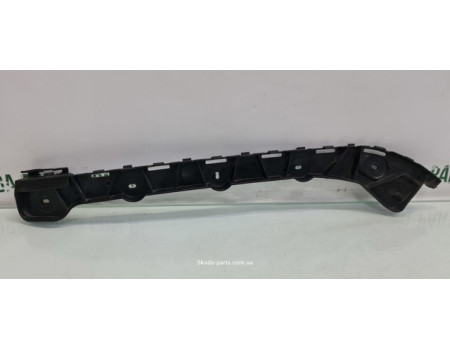 Направляюча заднього бампера права комбі Skoda Octavia A7 5E9807394 VAG (5E9807394)