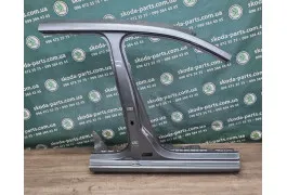Стійка центральна кузова права Skoda Octavia A7 універсал 5E9809602B VAG (5E9809602B)