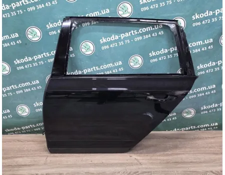 Двері задні ліві колір чорний Skoda Octavia A7 VAG (5E9833055CA)