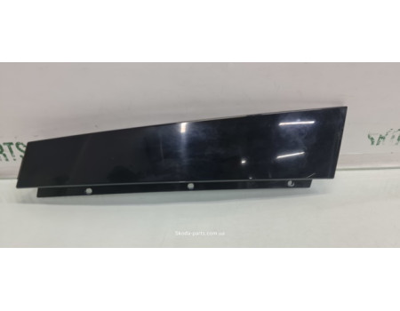 Накладка дверей задня ліва комбі Skoda Octavia A7 5E9839903 VAG (5E9839903)