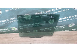 Скло задньої двері лівої універсал Skoda Octavia A7 VAG (5E9845205A)