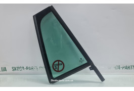 Скло форточка дверей заднє праве комбі Skoda Octavia A7 5E9845214 VAG (5E9845214)