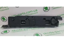 Кріплення обшивки багажника ліве комбі Skoda Octavia A7 5E9864511B VAG (5E9864511B)