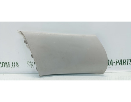 Обшивка задньої стійки багажника ліва Skoda Octavia A7 5E9867245 VAG (5E9867245)