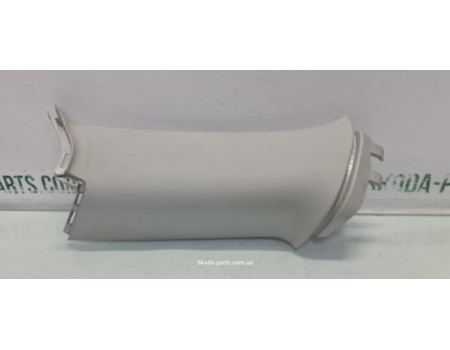 Накладка стійки задня права комбі Skoda Octavia A7 5E9867288 VAG (5E9867288)