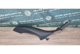 Накладка Обшивка заднього лівого порогу і стійки Skoda Octavia A7 універсал VAG (5E9867765)