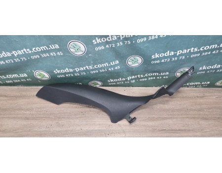 Накладка Обшивка заднього лівого порогу і стійки Skoda Octavia A7 універсал VAG (5E9867765)