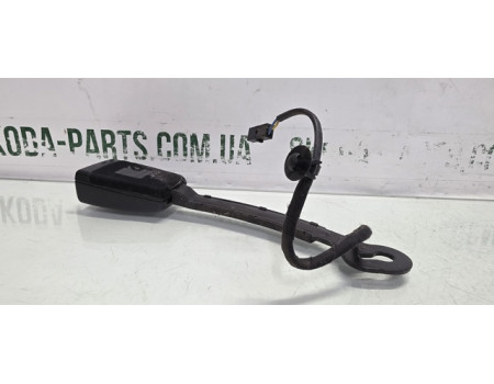 Замок паска безпеки передній правий пасажира Skoda Octavia A7 VAG (5G4857756E)