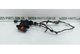 Проводка дверей передня права Skoda Fabia New Roomster VAG (5J0121BC)