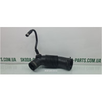 Патрубок повітряний вихід повітряного фільтра до дроселя Skoda Fabai New 1.2 бензин VAG (5J0129684)