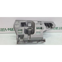 Кронштейн бампера переднього правої фари Skoda Fabia New вживаний 5J0807056A VAG (5J0807056A)