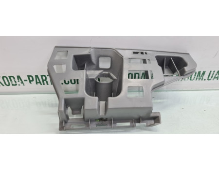 Кронштейн бампера переднього правої фари Skoda Fabia New вживаний 5J0807056A VAG (5J0807056A)