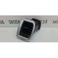 Дефлектор торпеди лівий Skoda Fabia II New 5J0819701E VAG (5J0819701E)