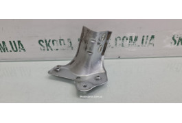 Кронштейн кріплення крила передній правий рестайл Skoda Fabia New VAG (5J0821142A)
