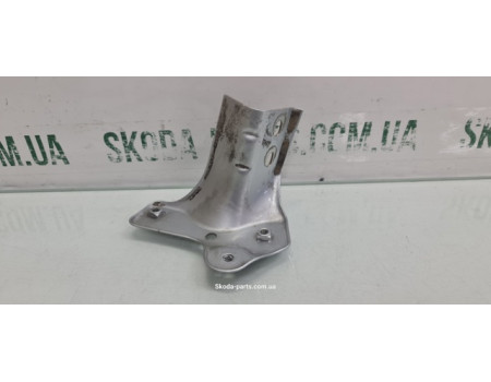 Кронштейн кріплення крила передній правий рестайл Skoda Fabia New VAG (5J0821142A)