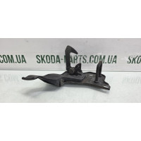 Замок капоту верхній на капот Skoda Fabia II New 2008-2010р VAG (5J0823480A)