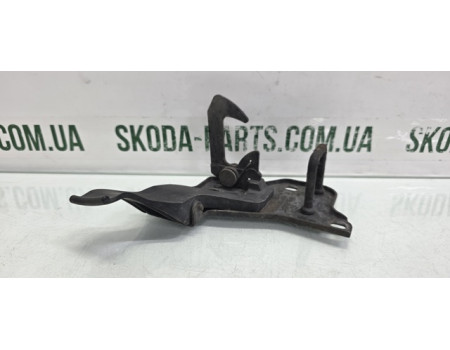 Замок капоту верхній на капот Skoda Fabia II New 2008-2010р VAG (5J0823480A)