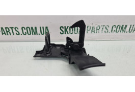 Стояк-гак замка капота Skoda Fabia New вживаний 5J0823480C VAG (5J0823480C)