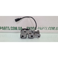 Замок капота Skoda Fabia II New вживаний 5J0823509C VAG (5J0823509C)
