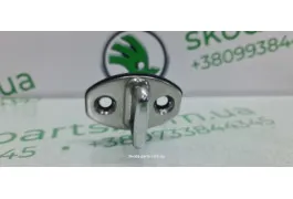 Скоба замка дверей передня Skoda Octavia A7 5J0837033 VAG (5J0837033)