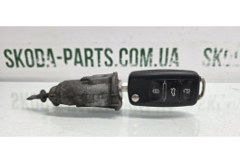 Личинка замка дверей передня ліва Skoda Fabia New рестайл 2011-2014р VAG (5J0837167DA)